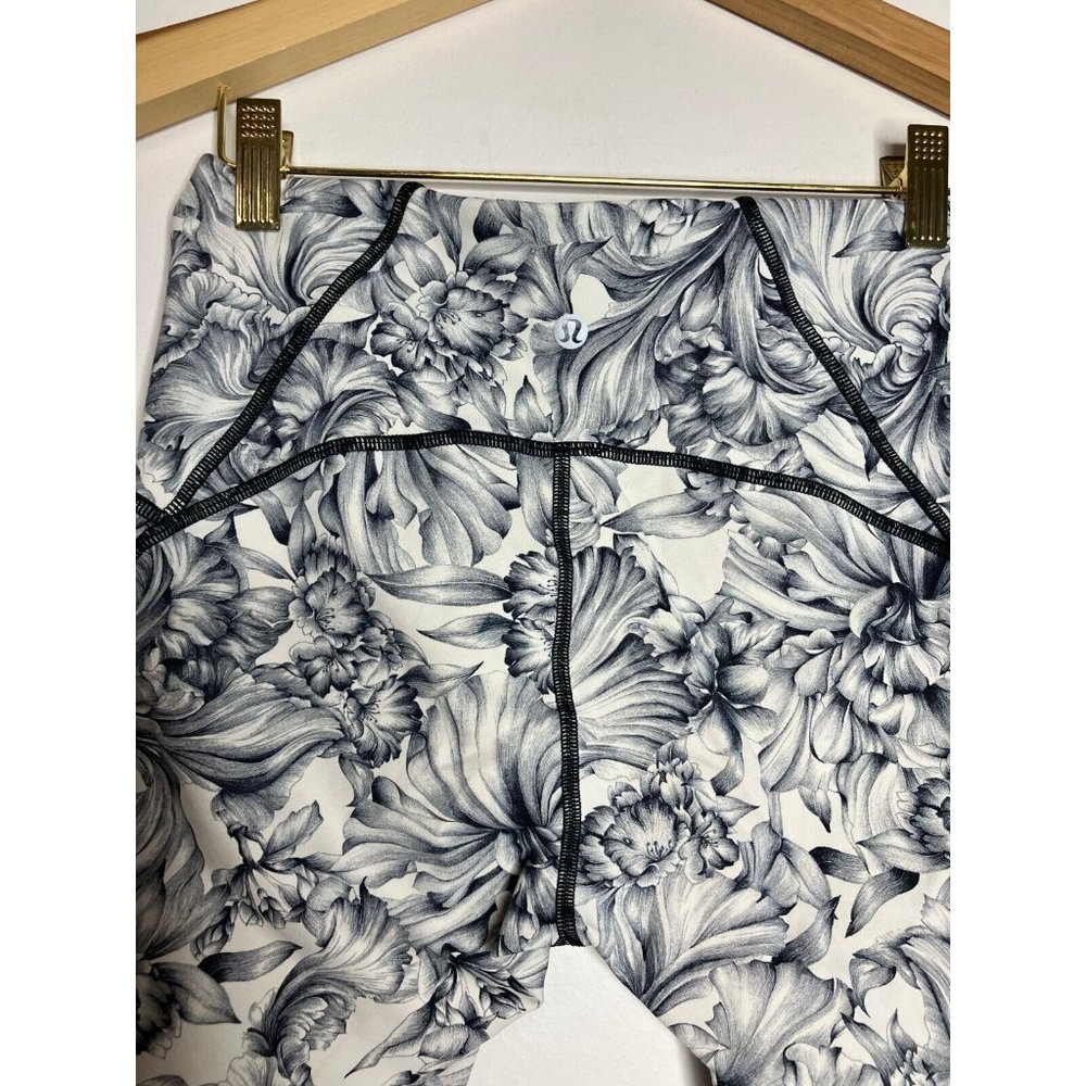 Lululemon Women's Size 6 Train Times 7/8 Pant Floral Leggings - Picture 9 of 12